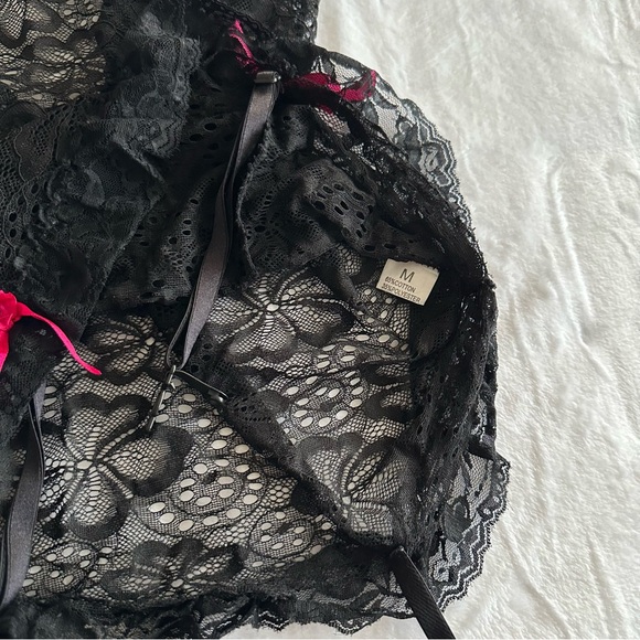 Black and Pink Bow Lace Corset Top - Picture 4 of 5